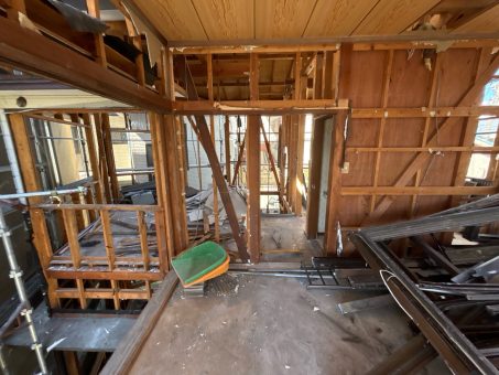 逗子市スケルトン工事 解体工事 有限会社アシストホーム 葉山の工務店