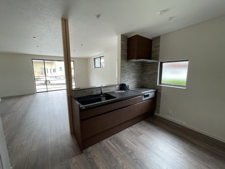 葉山町下山口　新築注文住宅　WBHOUSE　キッチン　LDK